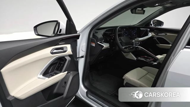 Audi Q5 (80A) 2025 Белый из Кореи, фото 2