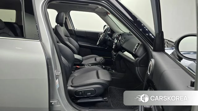 Mini Cooper Countryman 2023 Серебряный из Кореи, фото 2