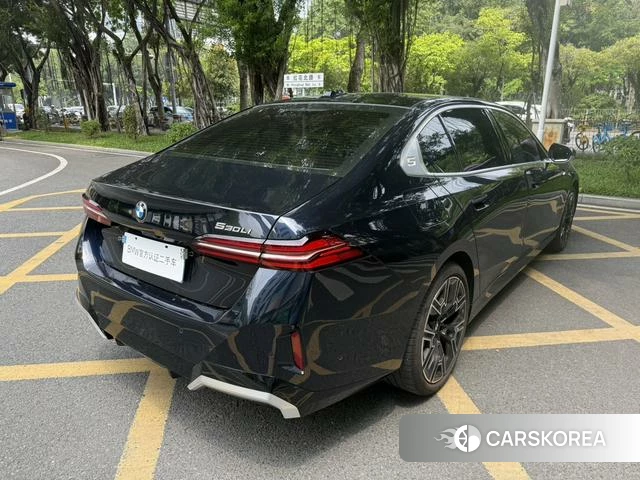 BMW 5 series 2024 Черный из Китая, фото 2