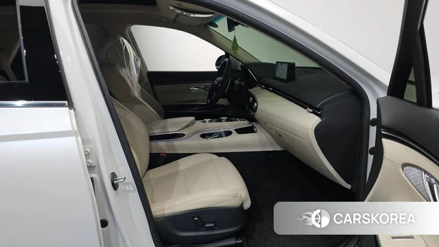 Genesis GV70 2023 Белый из Кореи, фото 2