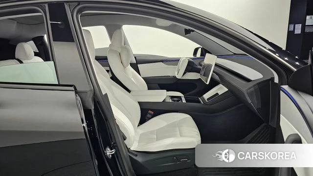 Tesla Model Y 2025 Черный из Кореи, фото 2