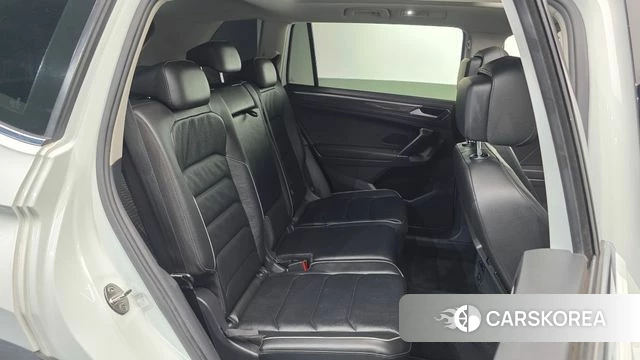 Volkswagen Tiguan Allspace 2018 Белый из Кореи, фото 2