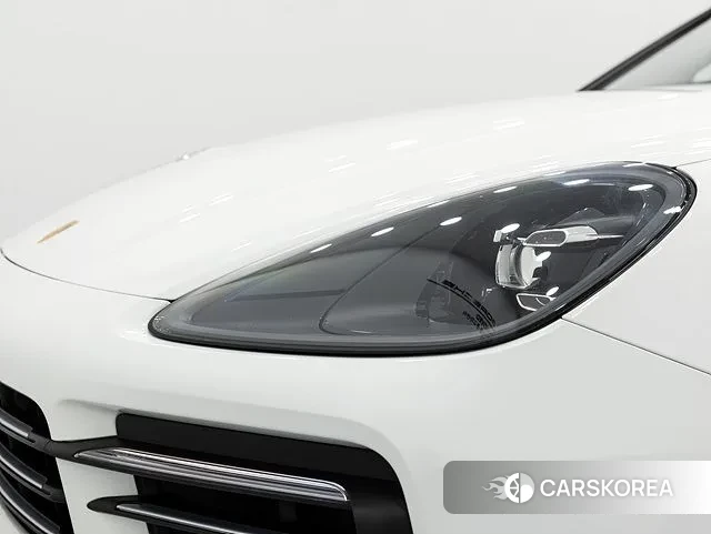 Porsche Cayenne (PO536) 2023 Белый из Кореи, фото 2