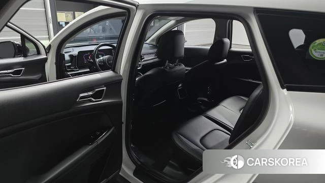 Kia Sportage 5th Generation 2023 Белый из Кореи, фото 2