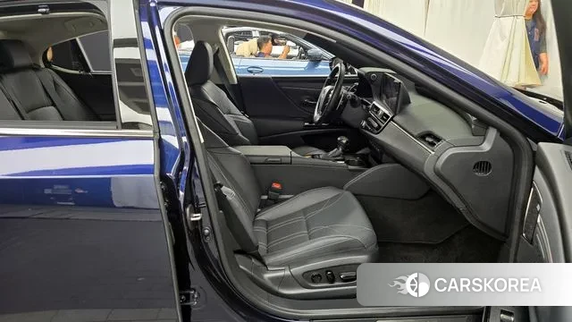 Lexus ES300h 7th generation 2024 Синий из Кореи, фото 2