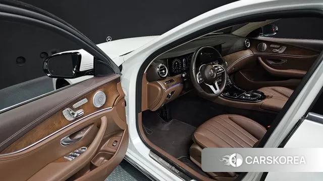 Mercedes-Benz E-Class W213 2020 Белый из Кореи, фото 2