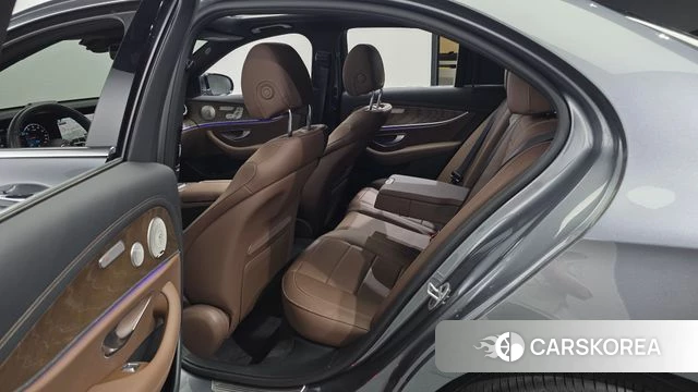 Mercedes-Benz E-Class W213 2021 Серый из Кореи, фото 2