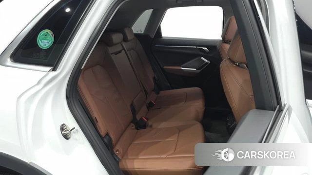 Audi Q3 (F3) 2023 Белый из Кореи, фото 2