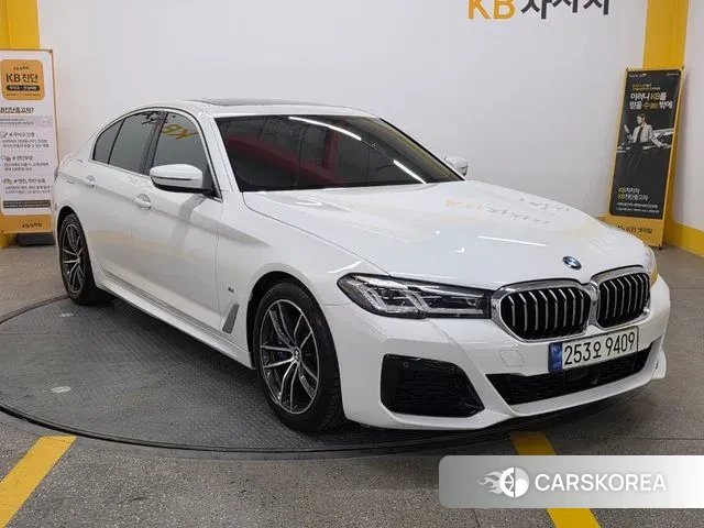 BMW 5 Series (G30) 2021 Белый из Кореи, фото 2