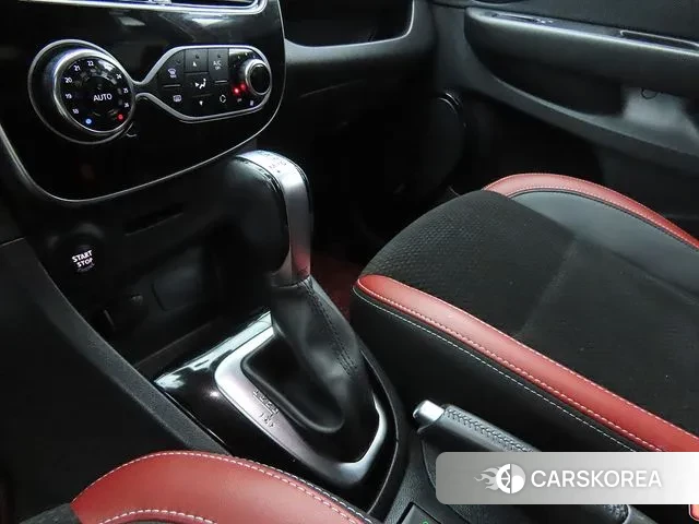 Renault Korea (Samsung) Clio 2018 Красный из Кореи, фото 2