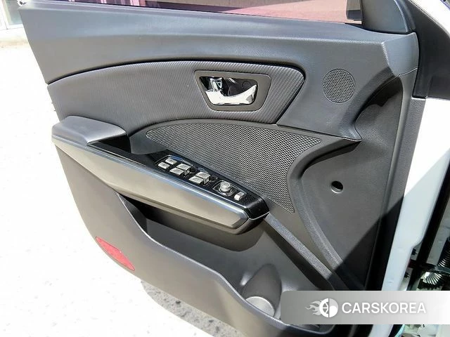 Ssangyong Tivoli Armor 2018 Белый из Кореи, фото 2