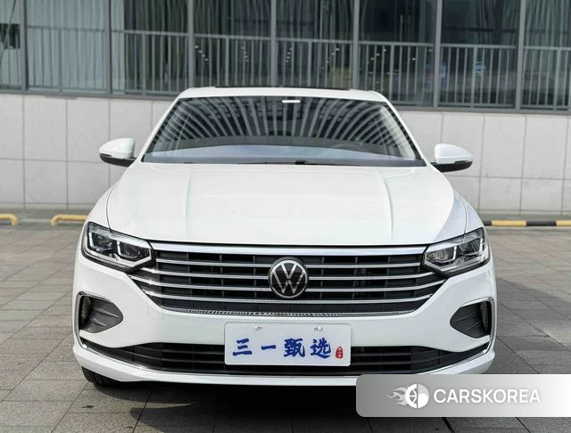 Volkswagen Lavida 2023 Белый из Китая, фото 2