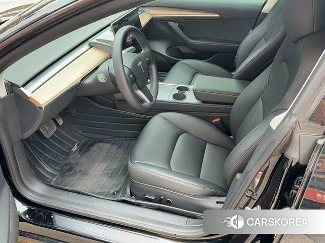 Tesla Model 3 2023 Черный из Китая, фото 2