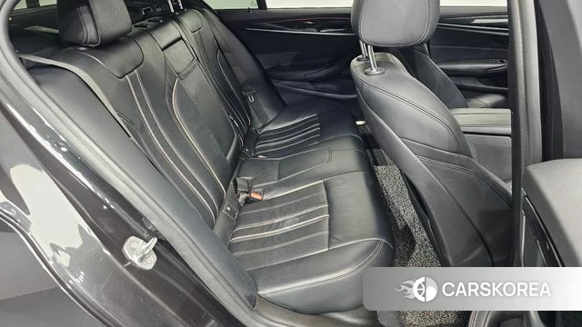 BMW 5 Series (G30) 2018 Серый из Кореи, фото 2
