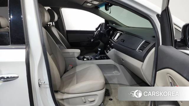 Kia The New Carnival 2018 Белый из Кореи, фото 2