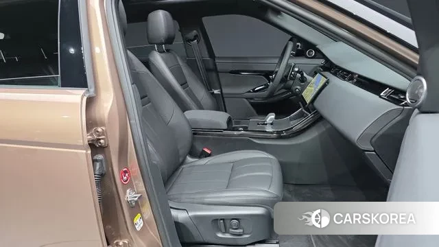 Land Rover Range Rover Evoque 2nd Generation 2024 Песочный из Кореи, фото 2