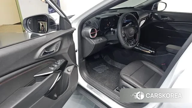 Chevrolet (GM Daewoo) Trax Crossover 2024 Белый из Кореи, фото 2