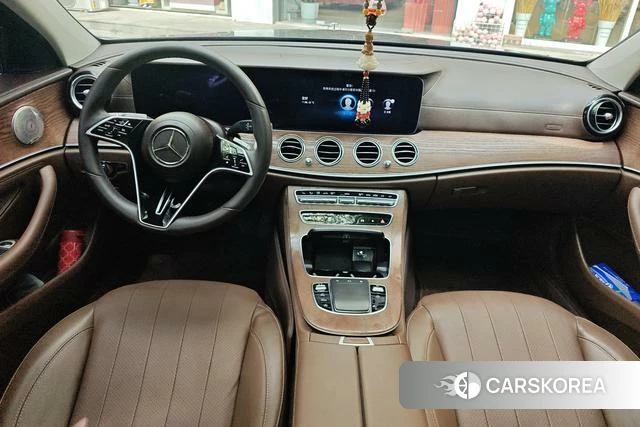 Mercedes-Benz E-class 2023 Черный из Китая, фото 2
