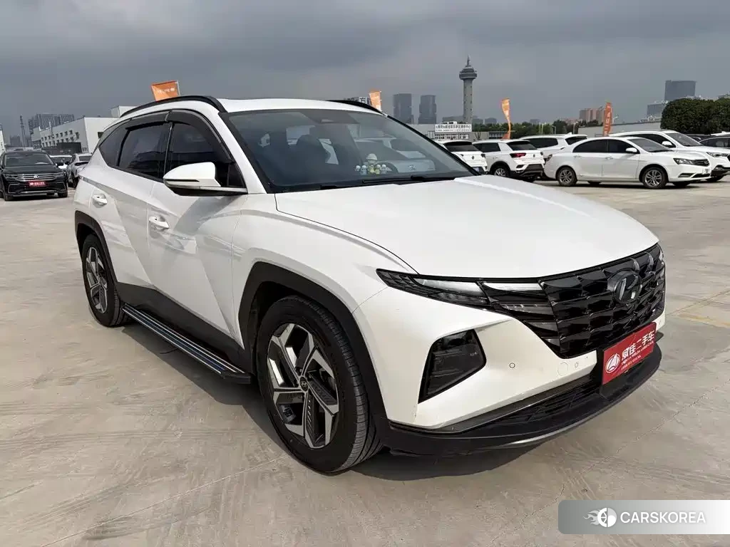 Hyundai Tucson 2022 Белый из Китая, фото 2
