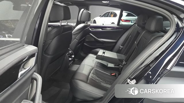 BMW 5 Series (G30) 2022 Черный из Кореи, фото 2