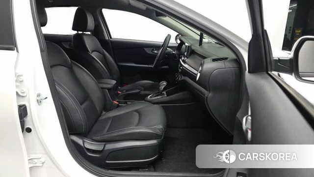 Kia The New K3 2nd generation 2021 Белый из Кореи, фото 2