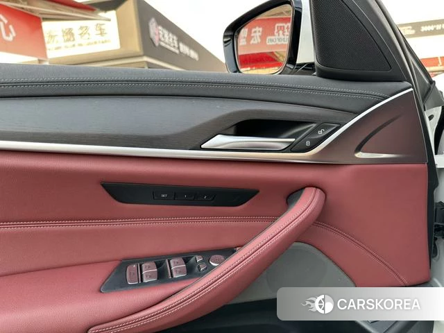 BMW 5 series 2022 Белый из Китая, фото 2