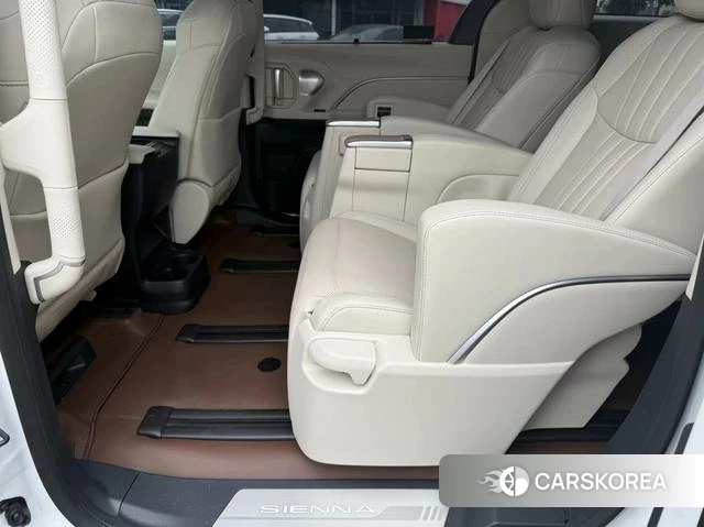 Toyota Saina 2025 Белый из Китая, фото 2