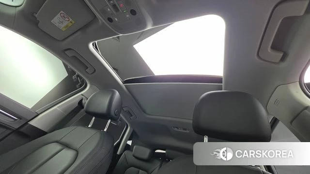 Audi Q3 (F3) 2023 Черный из Кореи, фото 2
