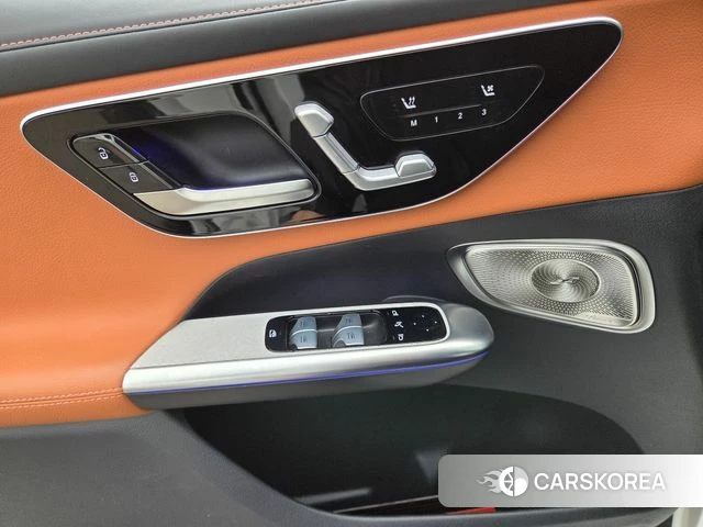 Mercedes-Benz GLC-Class X254 2023 Белый из Кореи, фото 2