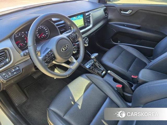 Kia Stonic 2018 Белый из Кореи, фото 2