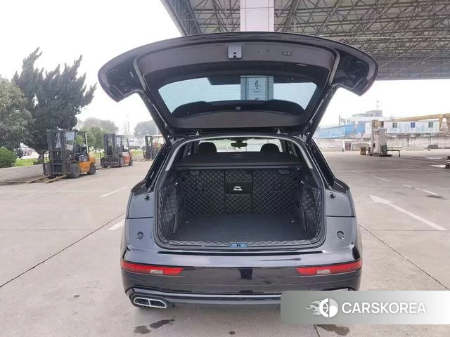 Audi Q5L 2022 Черный из Китая, фото 2
