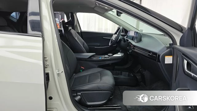Kia EV6 2023 Жемчужный цвет из Кореи, фото 2
