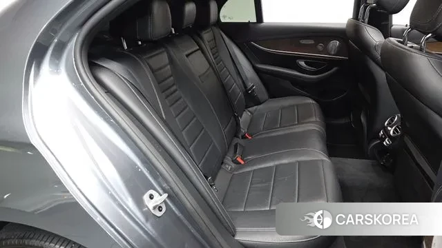 Mercedes-Benz E-Class W213 2020 Серебристо-серый из Кореи, фото 2