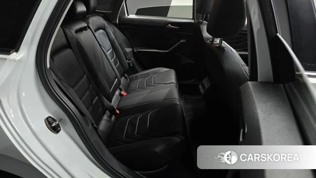 Volkswagen 7th Generation of Jetta 2023 Белый из Кореи, фото 2