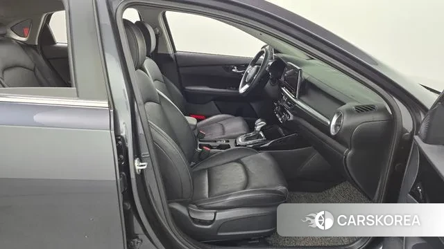 Kia The New K3 2nd generation 2022 Серый из Кореи, фото 2