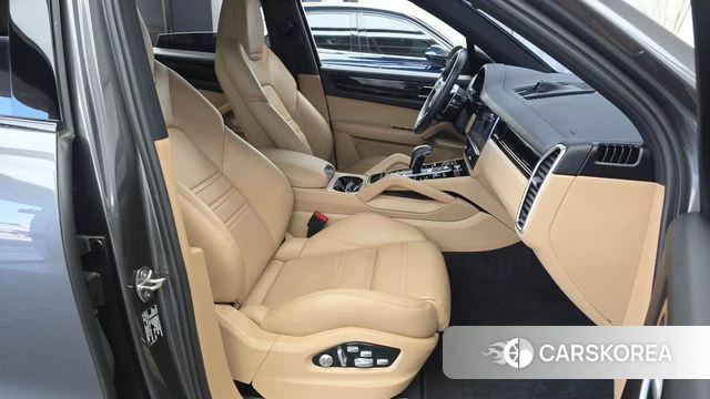 Porsche Cayenne (PO536) 2019 Серый из Кореи, фото 2