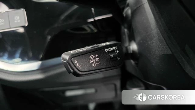 Audi Q3 (F3) 2023 Белый из Кореи, фото 2