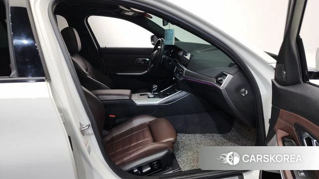 BMW 3 Series (G20) 2019 Белый из Кореи, фото 2