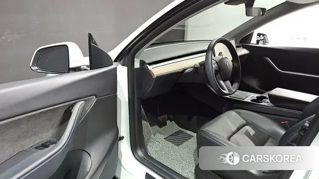 Tesla Model Y 2021 Белый из Кореи, фото 2