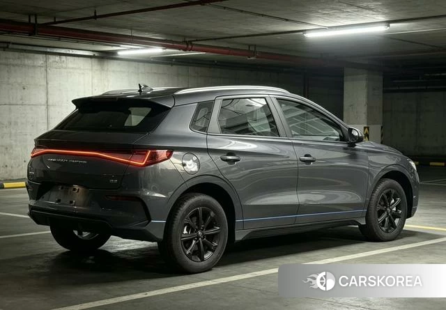 BYD e2 2021 Темно-серый из Китая, фото 2