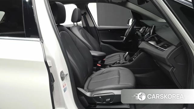 BMW 2 Series Active Tourer (F45) 2021 Белый из Кореи, фото 2