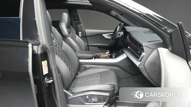 Audi Q8 (4M) 2025 Черный из Кореи, фото 2