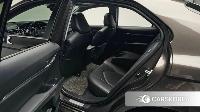 Toyota Camry (XV70) 2020 Коричневый из Кореи, фото 2