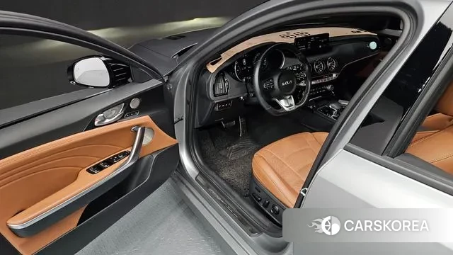 Kia Stinger Meister 2023 Серебряный из Кореи, фото 2