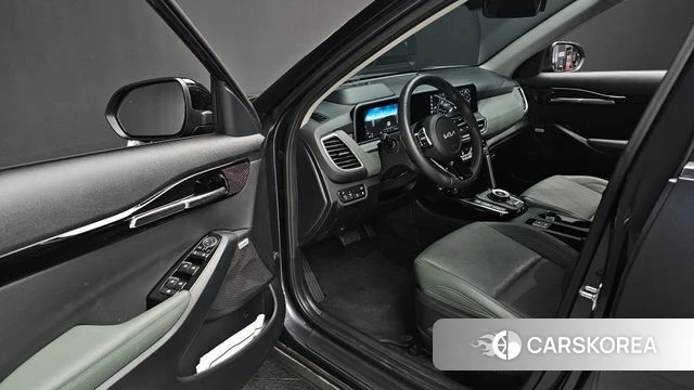 Kia The New Seltos 2024 Серый из Кореи, фото 2