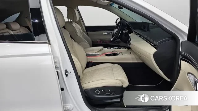 Genesis GV70 2023 Белый из Кореи, фото 2