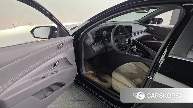 Hyundai The New Avante (CN7) 2023 Черный из Кореи, фото 2