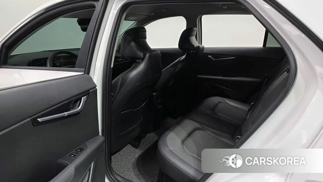 Kia Di Ol Nu Niro 2022 Белый из Кореи, фото 2