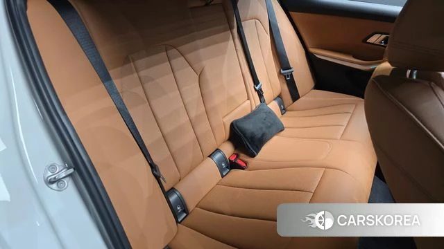 BMW 3 Series (G20) 2023 Белый из Кореи, фото 2
