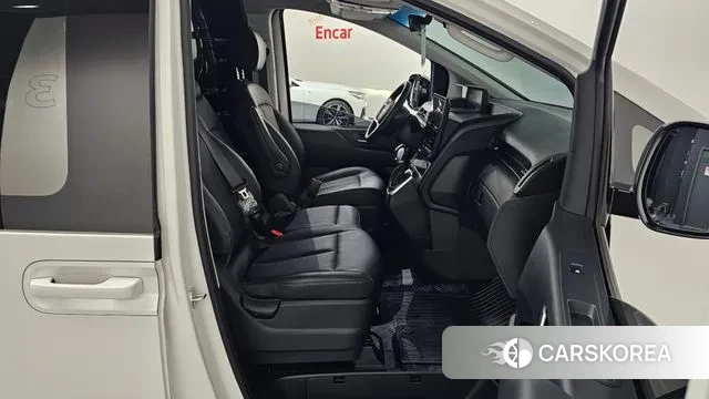 Hyundai Staria 2023 Белый из Кореи, фото 2